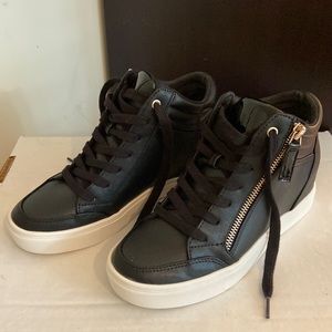 Nine West Tons High Top Wedge Sneakers in Black with gold zipper. Size 7